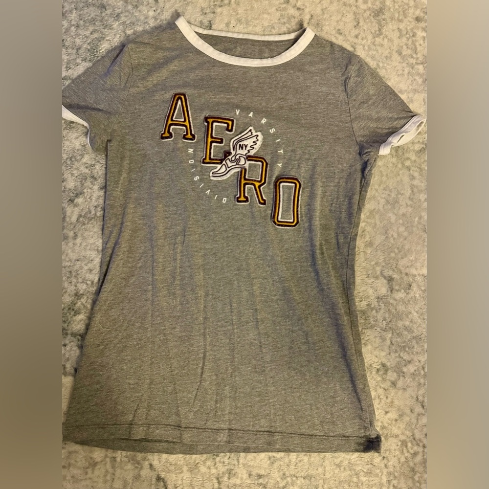 girls gray AERO NY Varsity Division short sleeve shirt - size L